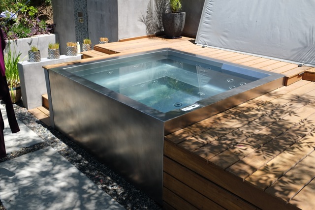 Stainless Spa with CuLator